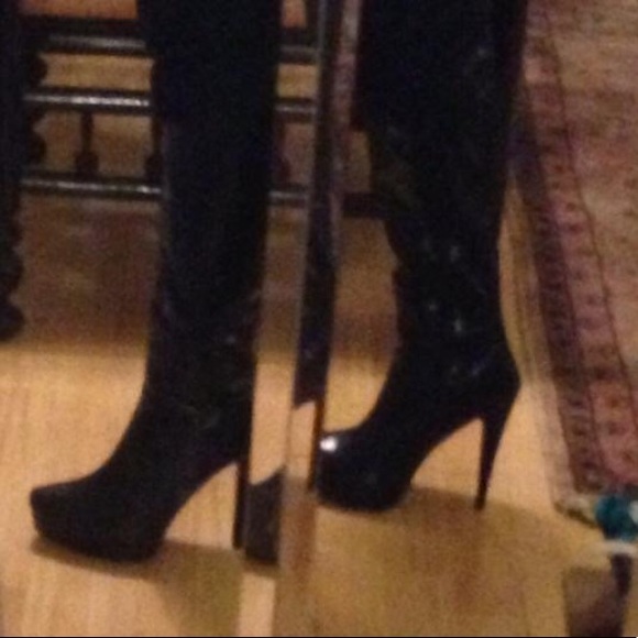 Boots - Picture 4 of 4